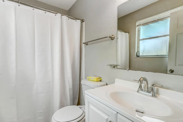 Coliving in Lake Forest - Northside, Jacksonville