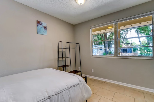Coliving in Lake Forest - Northside, Jacksonville