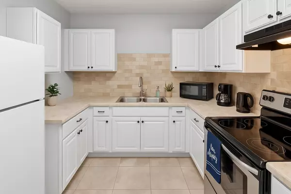 Coliving in Cedar Hills - Westside, Jacksonville