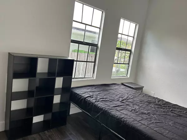 Coliving in Ybor City - Central Tampa, Tampa