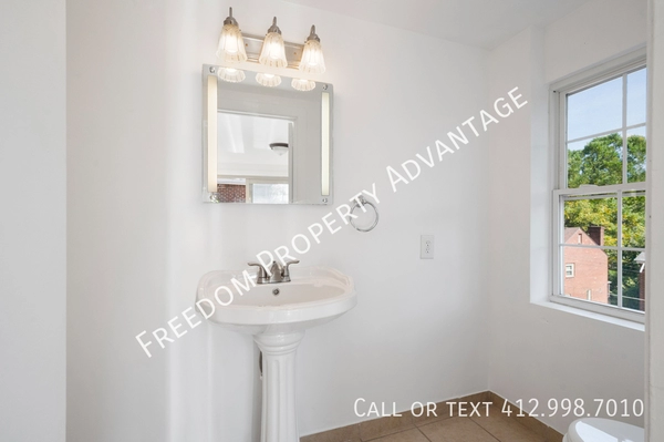 3 bedrooms apartment for rent in Regent Square - East Pitt, Pittsburgh