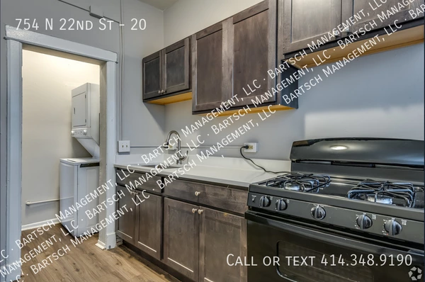 3 bedrooms apartment for rent in Avenues West - Central Mil, Milwaukee