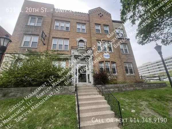Studio Apartment for rent in Avenues West - Central Mil, Milwaukee