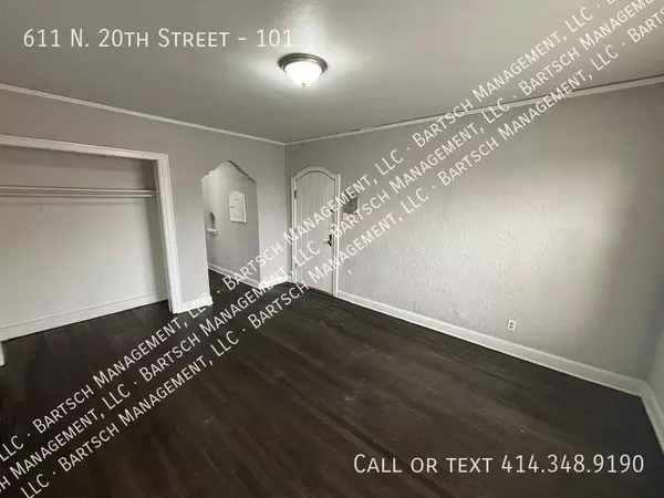 Studio Apartment for rent in Avenues West - Central Mil, Milwaukee
