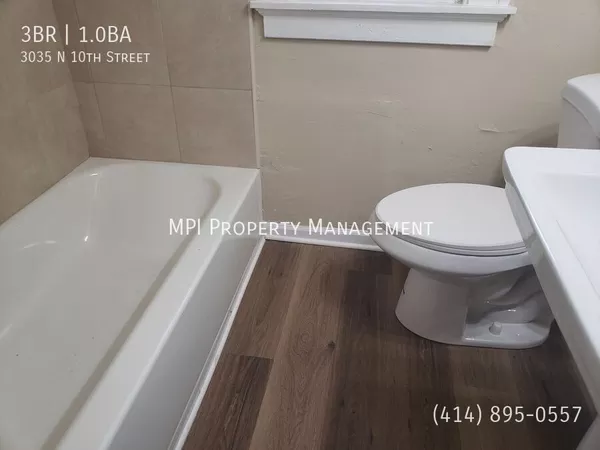 3 bedrooms apartment for rent in North Division - North Mil / North Shore, Milwaukee