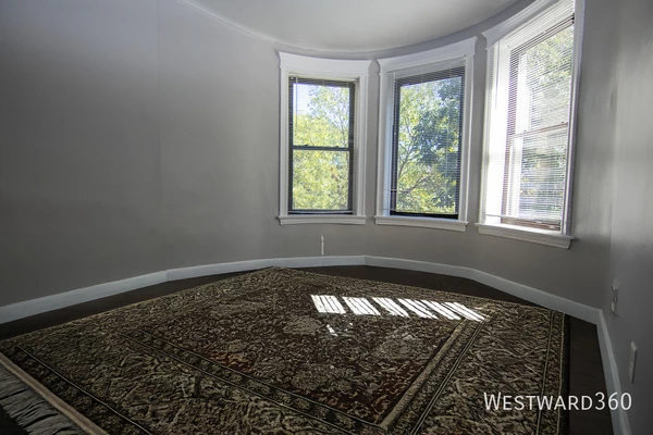 4 bedrooms apartment for rent in Washington Park - South Side, Chicago