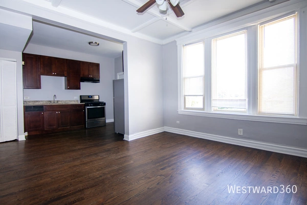 4 bedrooms apartment for rent in Washington Park - South Side, Chicago