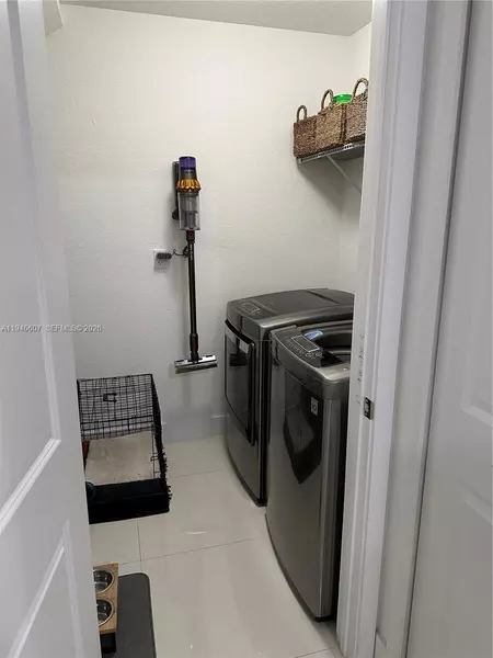 4 bedrooms apartment for rent in Westchester FL - Miami Dade, Miami