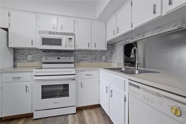 2 bedrooms apartment for rent in Vista East - East Orlando, Orlando