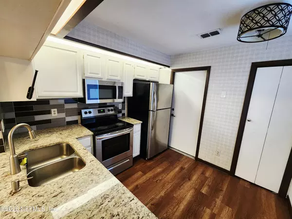 3 bedrooms apartment for rent in Baymeadows - Southside, Jacksonville