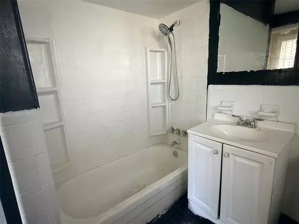 3 bedrooms apartment for rent in College Hill - East Tampa, Tampa