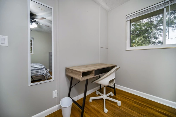 Coliving in Cedar Hills - Westside, Jacksonville