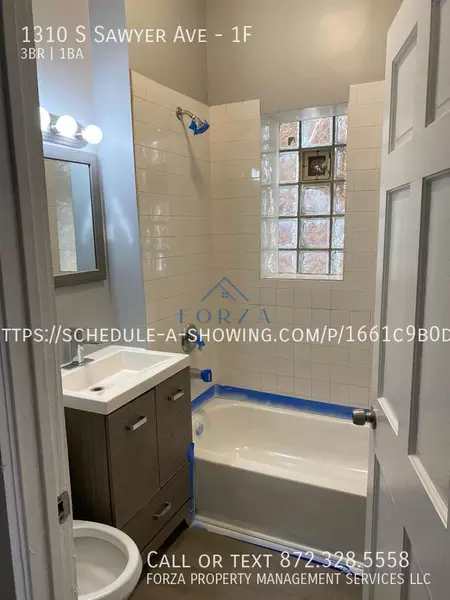 3 bedrooms apartment for rent in Douglas - South Side, Chicago