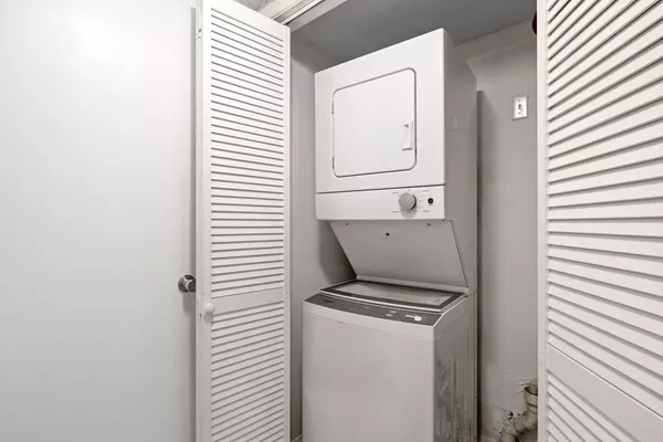 2 bedrooms apartment for rent in Wade - Central Raleigh, Raleigh