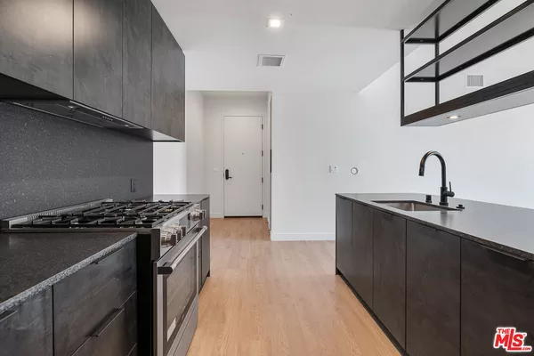 2 bedrooms apartment for rent in Palms - Westside / South Bay, Los Angeles