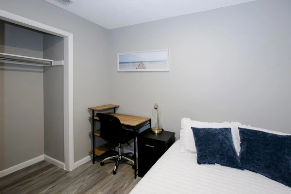 Coliving in Town 'n' Country - West Tampa, Tampa