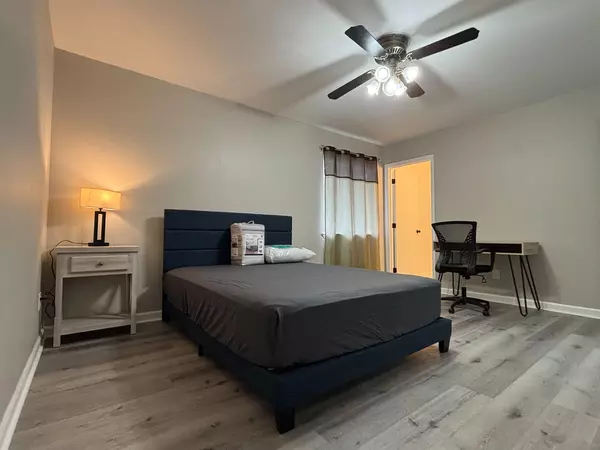 Coliving in Hickory Ridge - East Charlotte, Charlotte