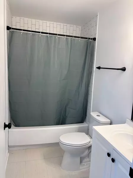 Coliving in Hickory Ridge - East Charlotte, Charlotte