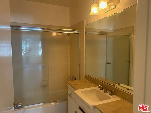 2 bedrooms apartment for rent in Beverlywood - Westside / South Bay, Los Angeles