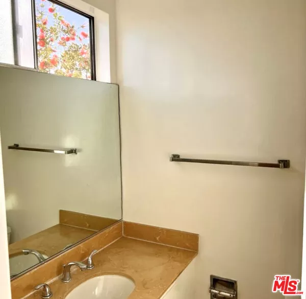 2 bedrooms apartment for rent in Beverlywood - Westside / South Bay, Los Angeles