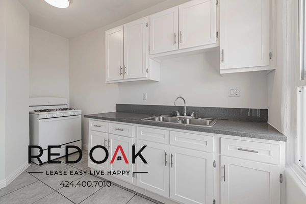 Studio Apartment for rent in Arlington Heights - Central Los Angeles, Los Angeles