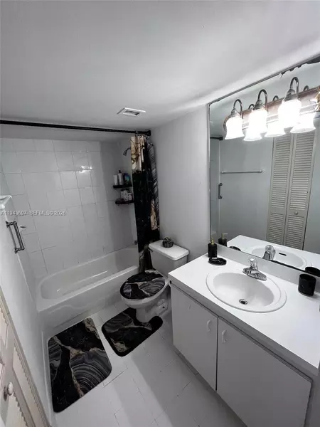 2 bedrooms apartment for rent in Westchester FL - Miami Dade, Miami