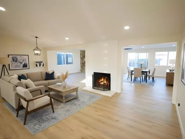 3 bedrooms apartment for rent in Serra Mesa - Inland, San Diego