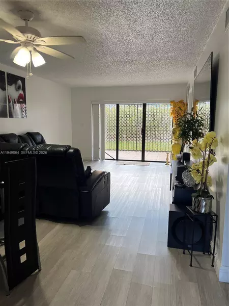 2 bedrooms apartment for rent in Westchester FL - Miami Dade, Miami