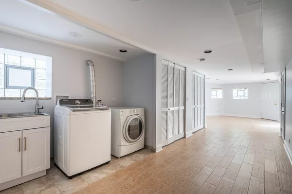 Coliving in Avondale - North Side, Chicago