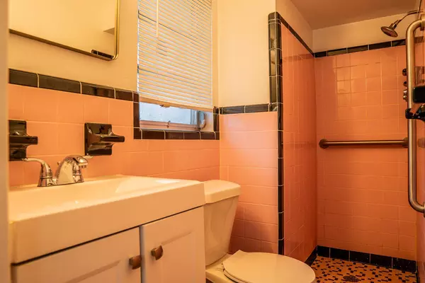 Coliving in Live Oaks Square - East Tampa, Tampa