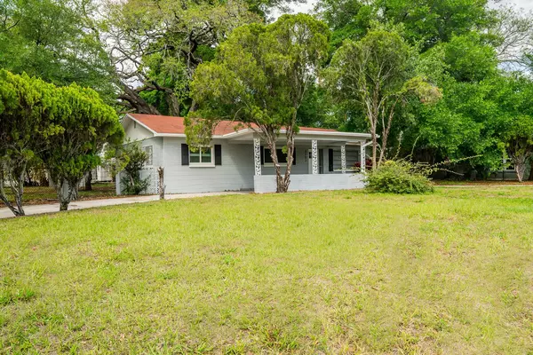 Coliving in Live Oaks Square - East Tampa, Tampa