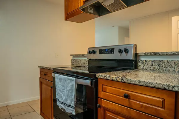 Coliving in Live Oaks Square - East Tampa, Tampa