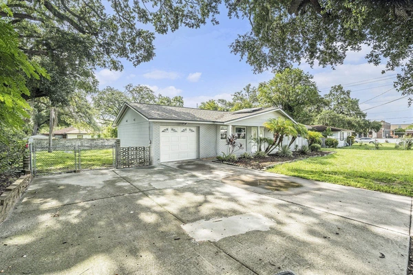 Coliving in Ybor City - Central Tampa, Tampa