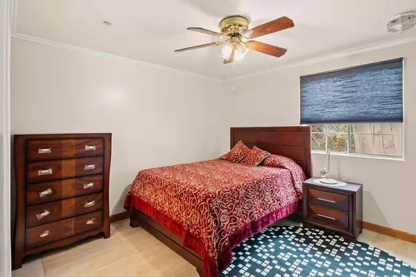 Coliving in Carson - The Harbor, Los Angeles