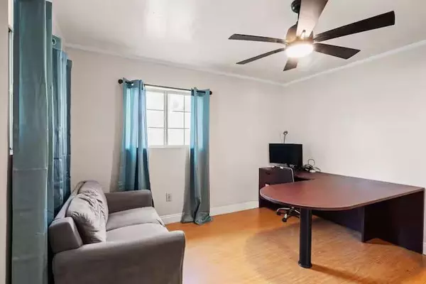 Coliving in Carson - The Harbor, Los Angeles