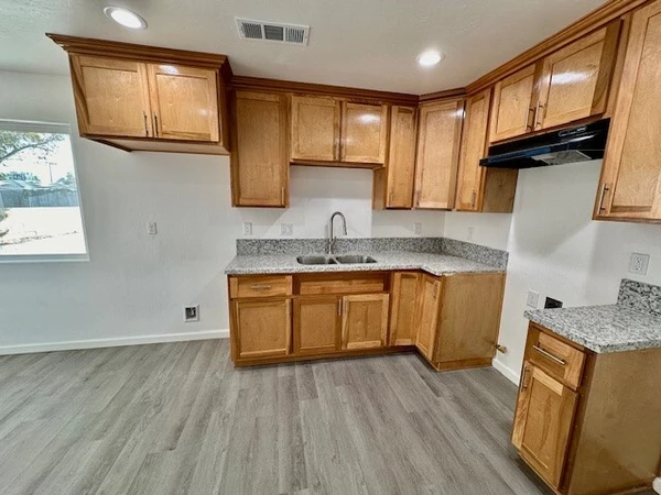 3 bedrooms apartment for rent in East Bakersfield - Central Bakersfield, Bakersfield