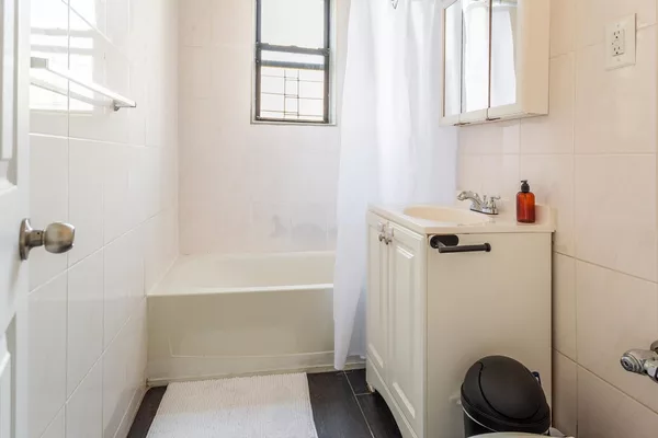 Coliving in Ditmas / Steinway - Queens, New York