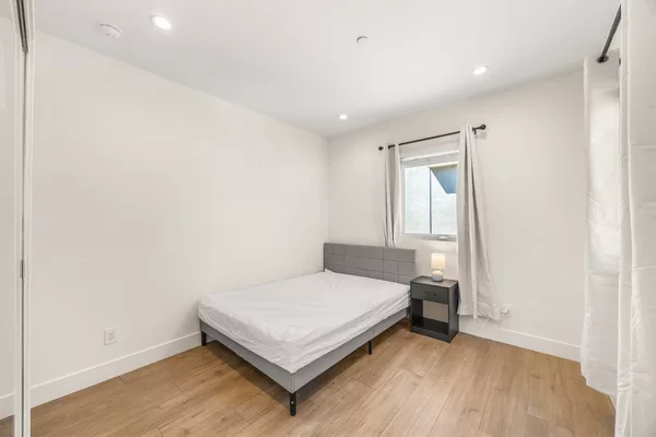 Coliving in Valley Village - San Fernando Valley, Los Angeles