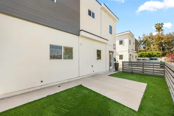 Coliving in Valley Village - San Fernando Valley, Los Angeles