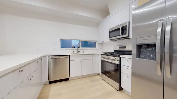 Coliving in Valley Village - San Fernando Valley, Los Angeles