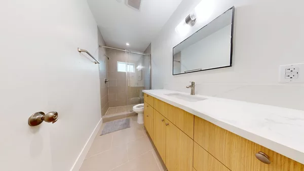 Coliving in Valley Village - San Fernando Valley, Los Angeles