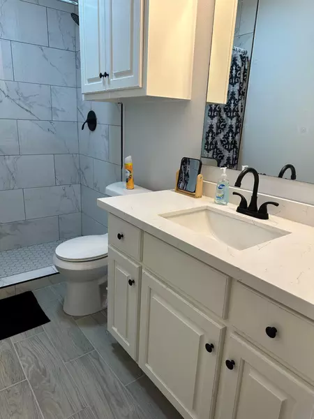 Coliving in The Woodlands - Nw Houston, Houston