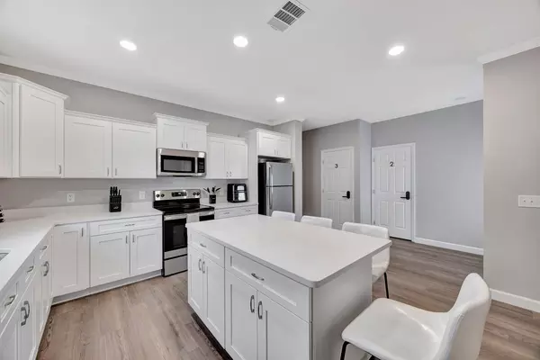 Coliving in Kenwood - Clearwater-St. Petersburg, Tampa