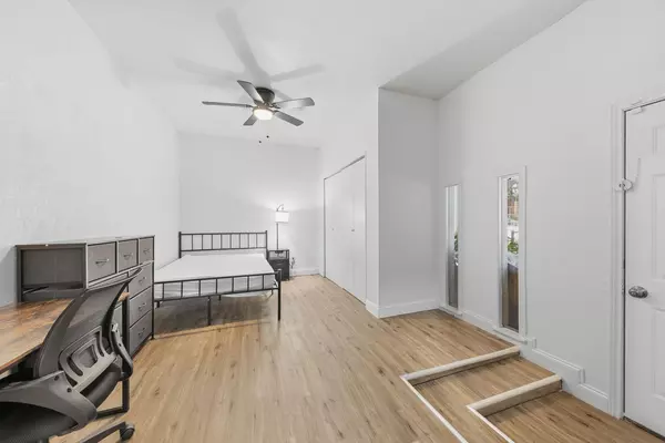 Coliving in Wolf Creek - Sw Dallas, Dallas