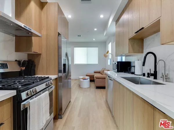 2 bedrooms apartment for rent in Mid City - Central Los Angeles, Los Angeles