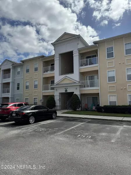 2 bedrooms apartment for rent in Deerwood - Southside, Jacksonville