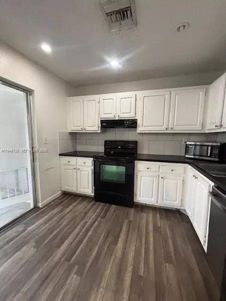 3 bedrooms apartment for rent in West Park - Broward County, Miami