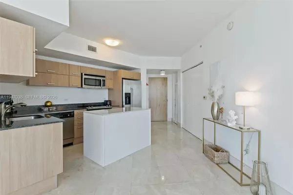 3 bedrooms apartment for rent in Downtown Miami - Miami, Miami