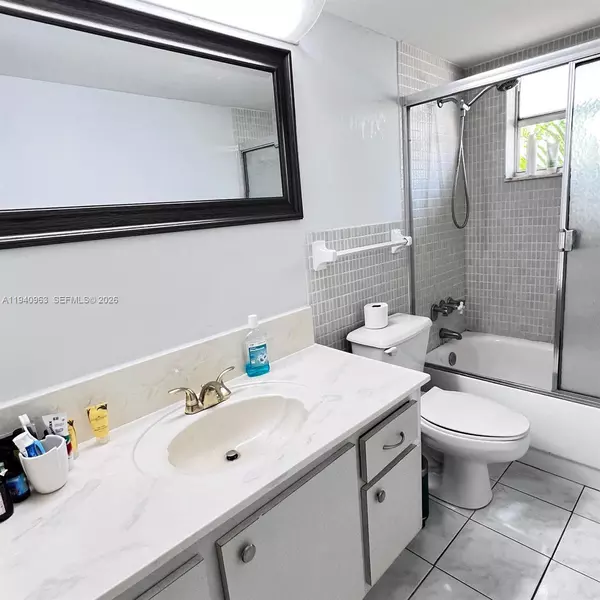 2 bedrooms apartment for rent in North Miami Beach - Miami Dade, Miami