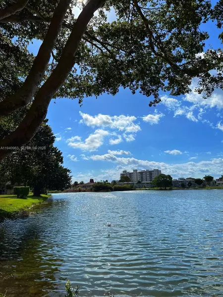 2 bedrooms apartment for rent in North Miami Beach - Miami Dade, Miami